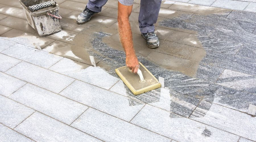 Professional gutter cleaning in Holt, FL